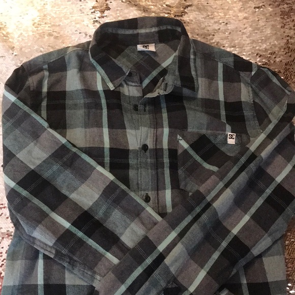 DC Other - Men’s DC button down collared shirt.